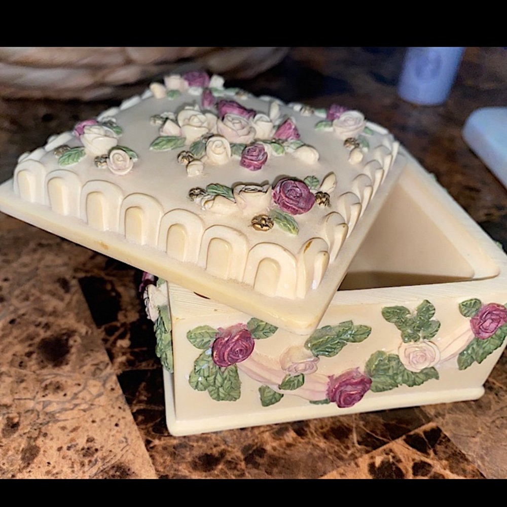 Vintage trinket box